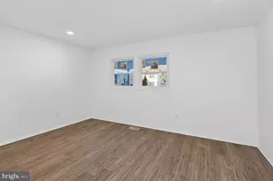 12415 Round Tree Ln, Bowie, MD 20715 - Photo 11