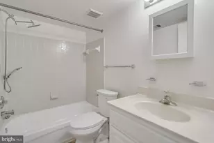 7806 Hanover Pkwy, Greenbelt, MD 20770 - Photo 19