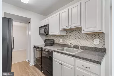 7806 Hanover Parkway #311, Greenbelt, MD 20770 - Photo 3