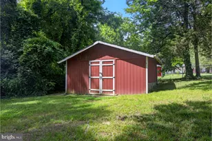11203 Cedar Ln, Beltsville, MD 20705 - Photo 23