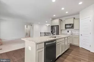 12706 Broughton Blf, Brandywine, MD 20613 - Photo 9