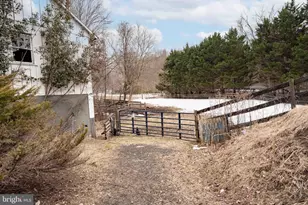 8100 Croom Rd, Upper Marlboro, MD 20772 - Photo 63