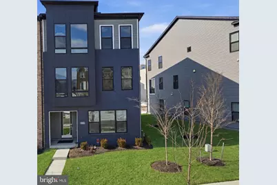 217 Summit Point Boulevard, Bowie, MD 20716 - Photo 3