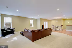 8105 Red Farm Ln, Bowie, MD 20715 - Photo 3