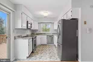 9146 Hardesty Dr, Clinton, MD 20735 - Photo 23