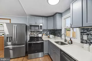 4104 Maple Rd, Suitland, MD 20746 - Photo 11