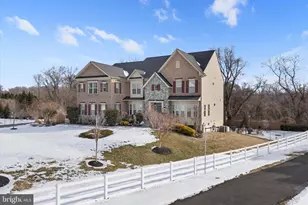 2707 Margary Timbers Ct, Bowie, MD 20721 - Photo 3