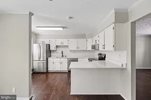 8918 Hillside Ct, Landover, MD 20785 - Photo 11