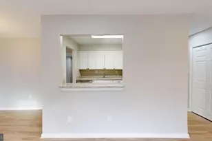 564 Wilson Bridge Dr, Oxon Hill, MD 20745 - Photo 3