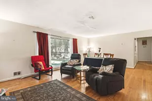 2300 Fairlawn St, Temple Hills, MD 20748 - Photo 9