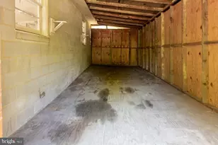 12111 Daisy Ln, Glenn Dale, MD 20769 - Photo 5