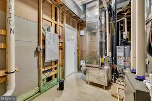 428 Meadow Dr, Bowie, MD 20716 - Photo 93