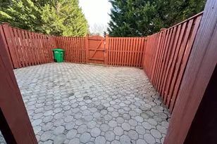 9745 Quiet Brook Ln, Clinton, MD 20735 - Photo 5