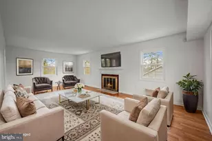 8904 Royal Ridge Ln, Laurel, MD 20708 - Photo 7