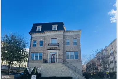 601 Sprintsail Way #64, Oxon Hill, MD 20745 - Photo 1