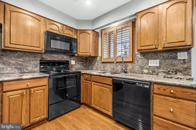 4303 Skyline Drive, Suitland, MD 20746 - Photo 9