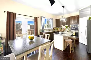 10913 Daniel Sim Ct, Upper Marlboro, MD 20772 - Photo 11