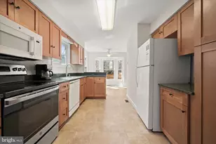 14210 Greenview Dr, Laurel, MD 20708 - Photo 9