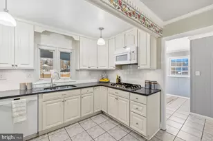 12707 Beaverdale Ln, Bowie, MD 20715 - Photo 13