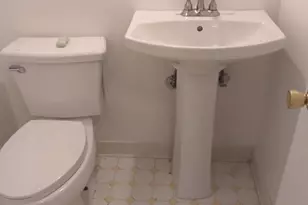 7758 Lakecrest Dr, Greenbelt, MD 20770 - Photo 5