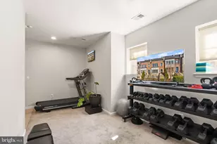 517 Overlook Park Dr, Oxon Hill, MD 20745 - Photo 41