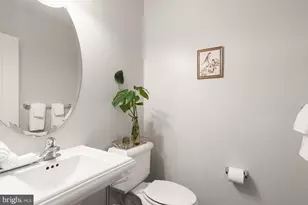 517 Overlook Park Dr, Oxon Hill, MD 20745 - Photo 15