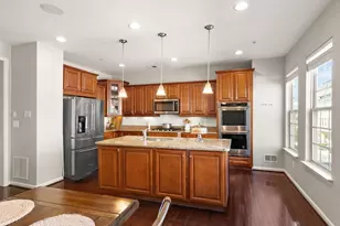 517 Overlook Park Dr, Oxon Hill, MD 20745 - Photo 9