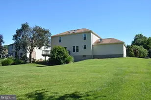 3911 Sunflower Cir, Bowie, MD 20721 - Photo 3