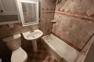 3928 Stone Gate Dr, Suitland, MD 20746 - Photo 3