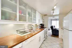 5946 Westchester Park Dr, College Park, MD 20740 - Photo 7