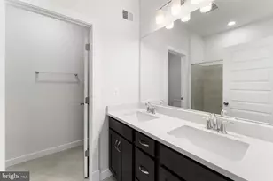 113 Smt Pt Blvd, Bowie, MD 20716 - Photo 29