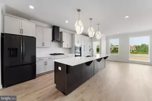 113 Smt Pt Blvd, Bowie, MD 20716 - Photo 3