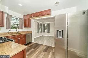 8300 Larchwood St, Hyattsville, MD 20784 - Photo 17