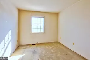 7856 Lakecrest Dr, Greenbelt, MD 20770 - Photo 15