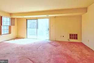 7856 Lakecrest Dr, Greenbelt, MD 20770 - Photo 5