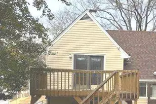 5905 Mustang Dr, Riverdale, MD 20737 - Photo 9