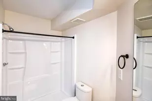 13900 Farnsworth Ln, Upper Marlboro, MD 20772 - Photo 37