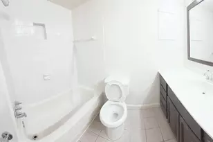7716 Hanover Pkwy, Greenbelt, MD 20770 - Photo 9