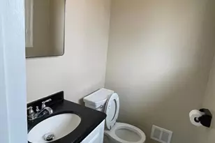 7407 Sweetbriar Dr, College Park, MD 20740 - Photo 9