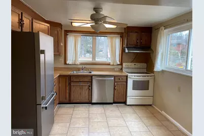 7407 Sweetbriar Drive, College Park, MD 20740 - Photo 19