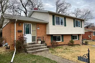 7407 Sweetbriar Dr, College Park, MD 20740 - Photo 3