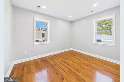 5010 Pierce Avenue, College Park, MD 20740 - Photo 9