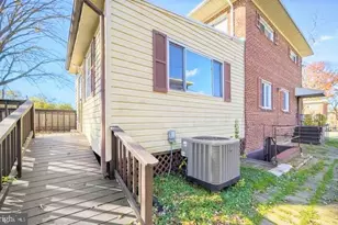 4906 Winthrop St, Oxon Hill, MD 20745 - Photo 3