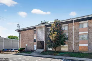 554 Wilson Bridge Dr, Oxon Hill, MD 20745 - Photo 1