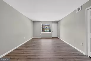 554 Wilson Bridge Dr, Oxon Hill, MD 20745 - Photo 3