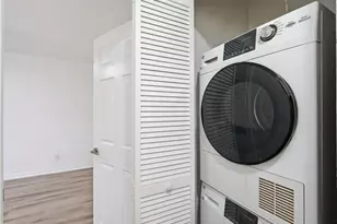 3930 Stone Gate Dr, Suitland, MD 20746 - Photo 13