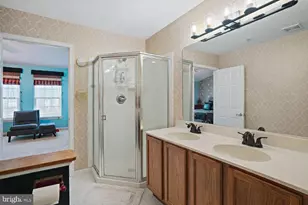 6751 Village Park Dr, Greenbelt, MD 20770 - Photo 9