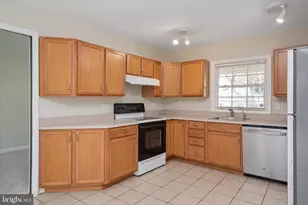 12602 Kavanaugh Ln, Bowie, MD 20715 - Photo 9