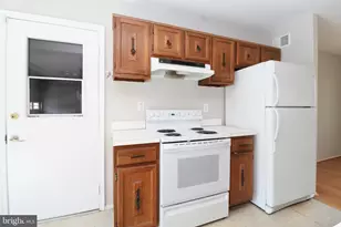 6502 Old Sandy Spring Rd, Laurel, MD 20707 - Photo 5