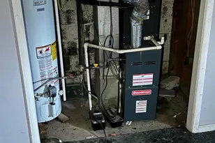 607 Hampton Dr, Oxon Hill, MD 20745 - Photo 3